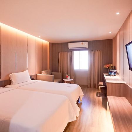 Golden City Rayong Hotel Экстерьер фото