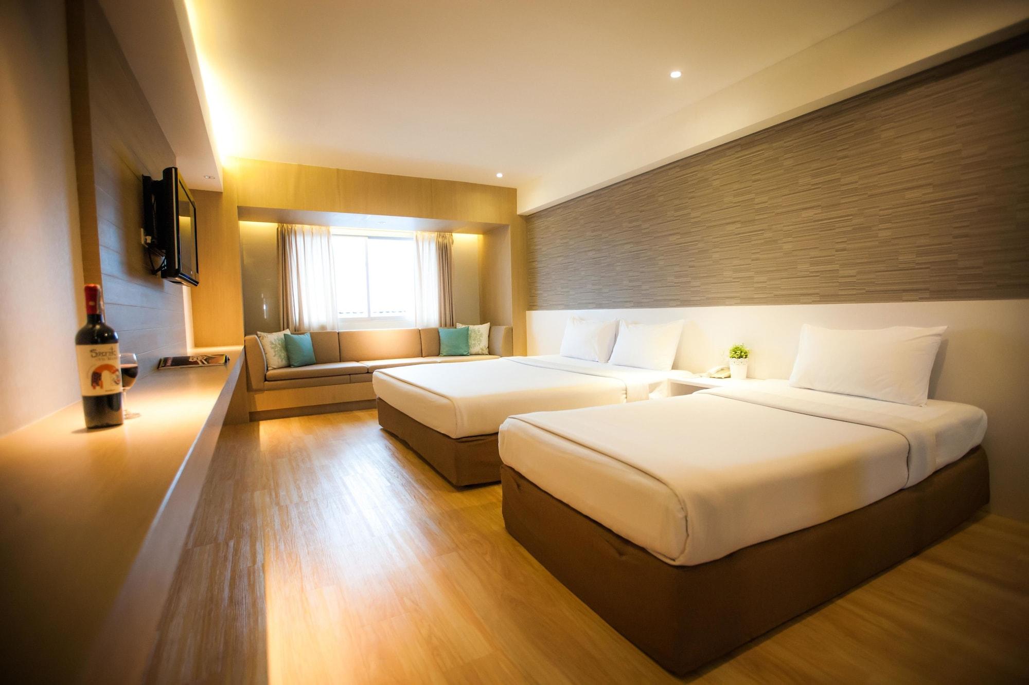 Golden City Rayong Hotel Экстерьер фото