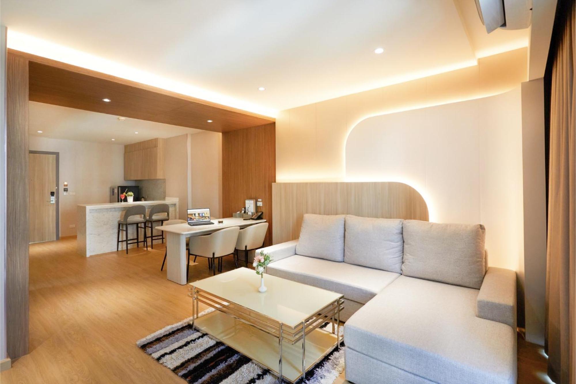 Golden City Rayong Hotel Экстерьер фото