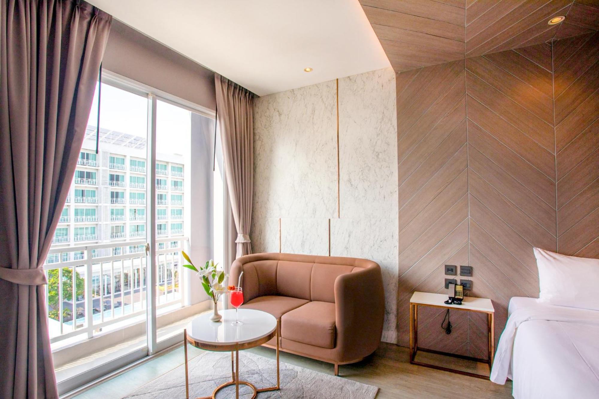 Golden City Rayong Hotel Экстерьер фото