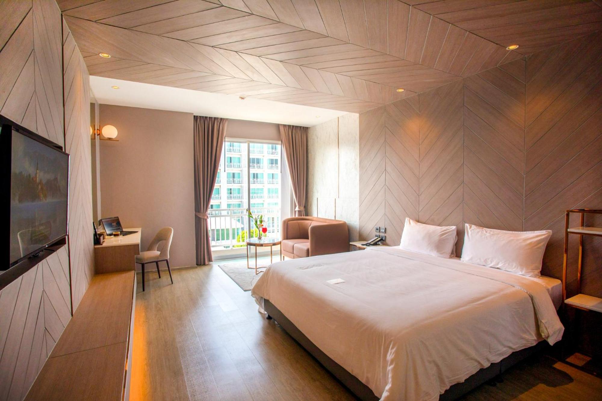 Golden City Rayong Hotel Экстерьер фото
