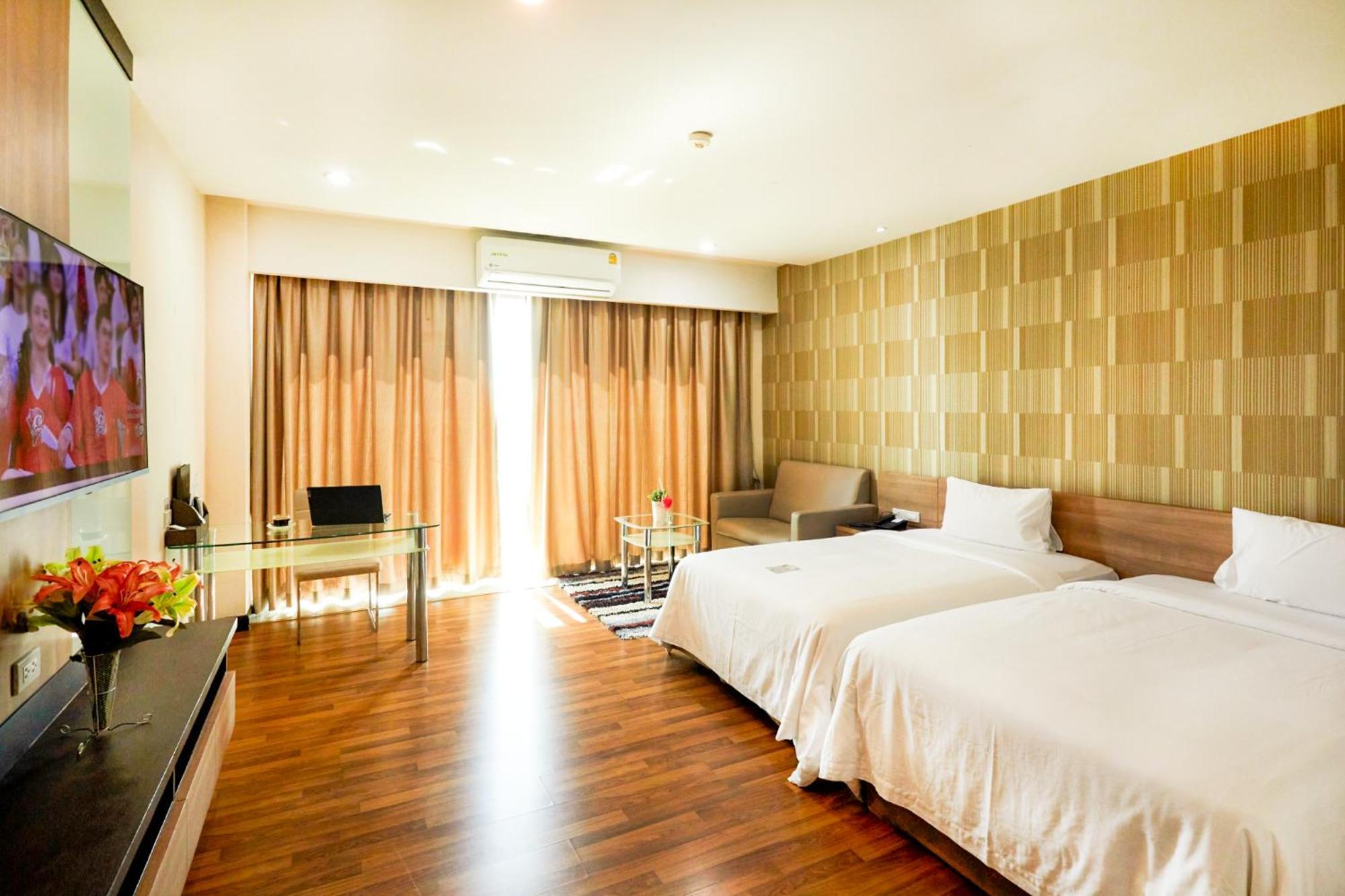 Golden City Rayong Hotel Экстерьер фото