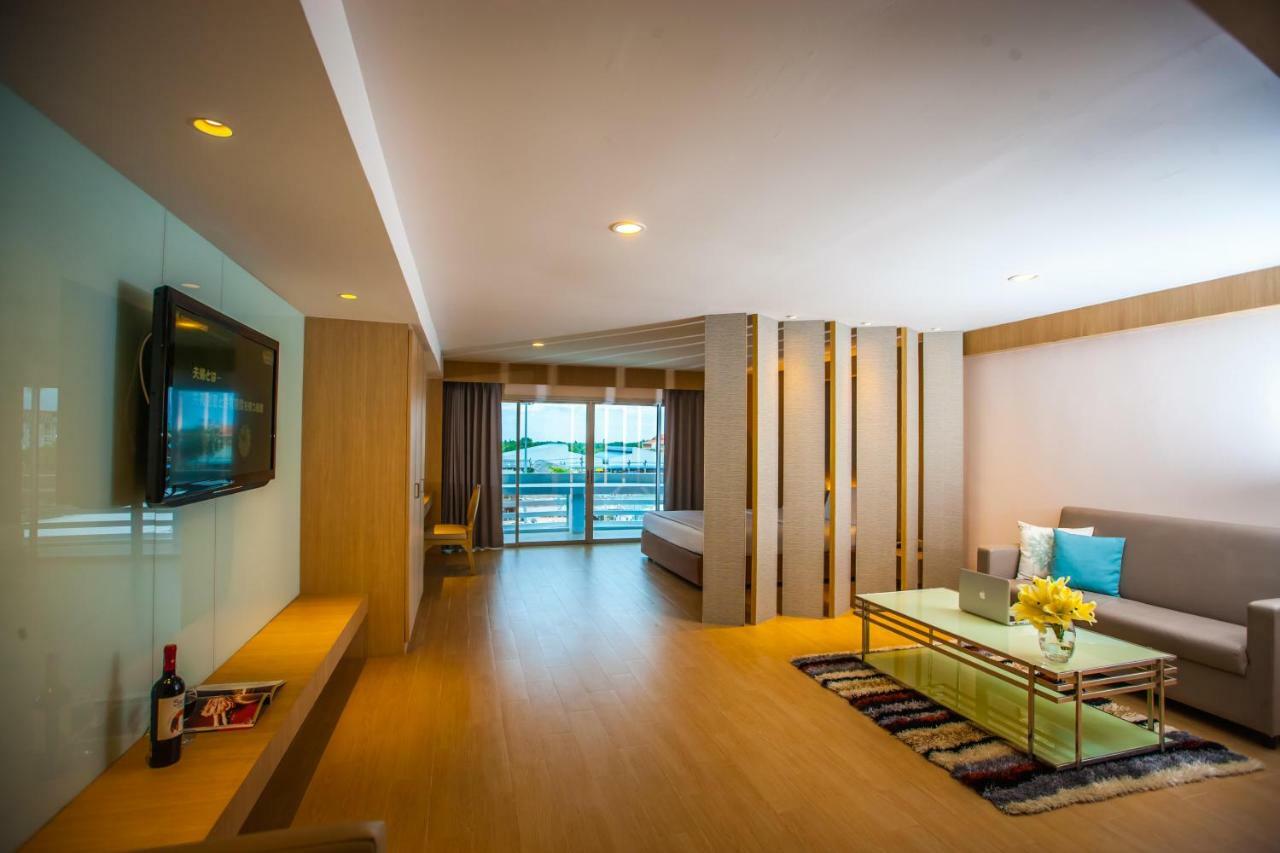 Golden City Rayong Hotel Экстерьер фото